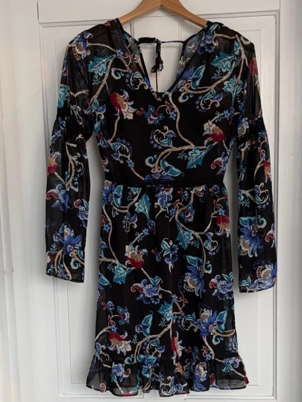 White House Black Market Black Dress with Floral Design Size 00